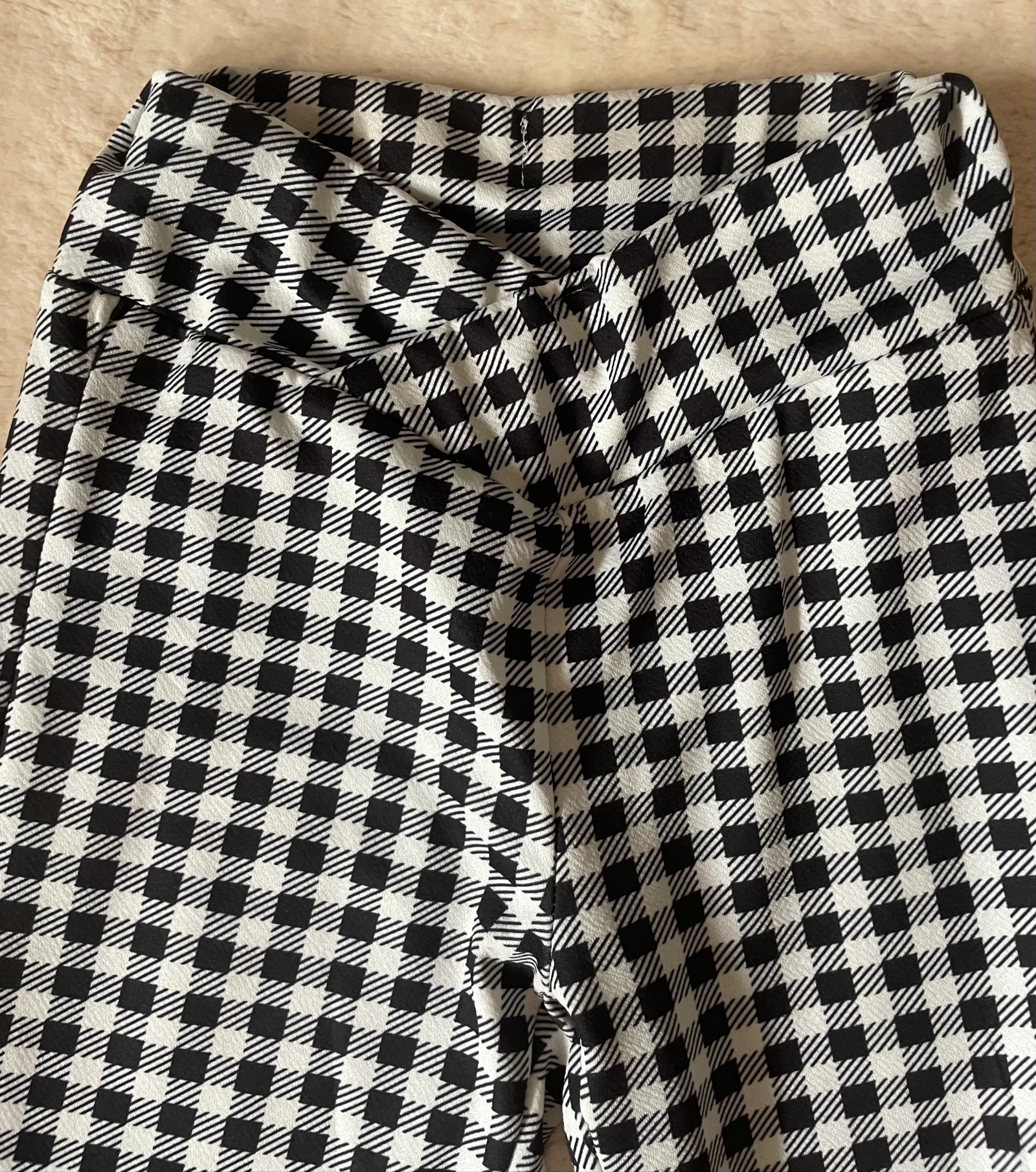 Leggings com efeito de calça xadrez branco e preto – photo 3